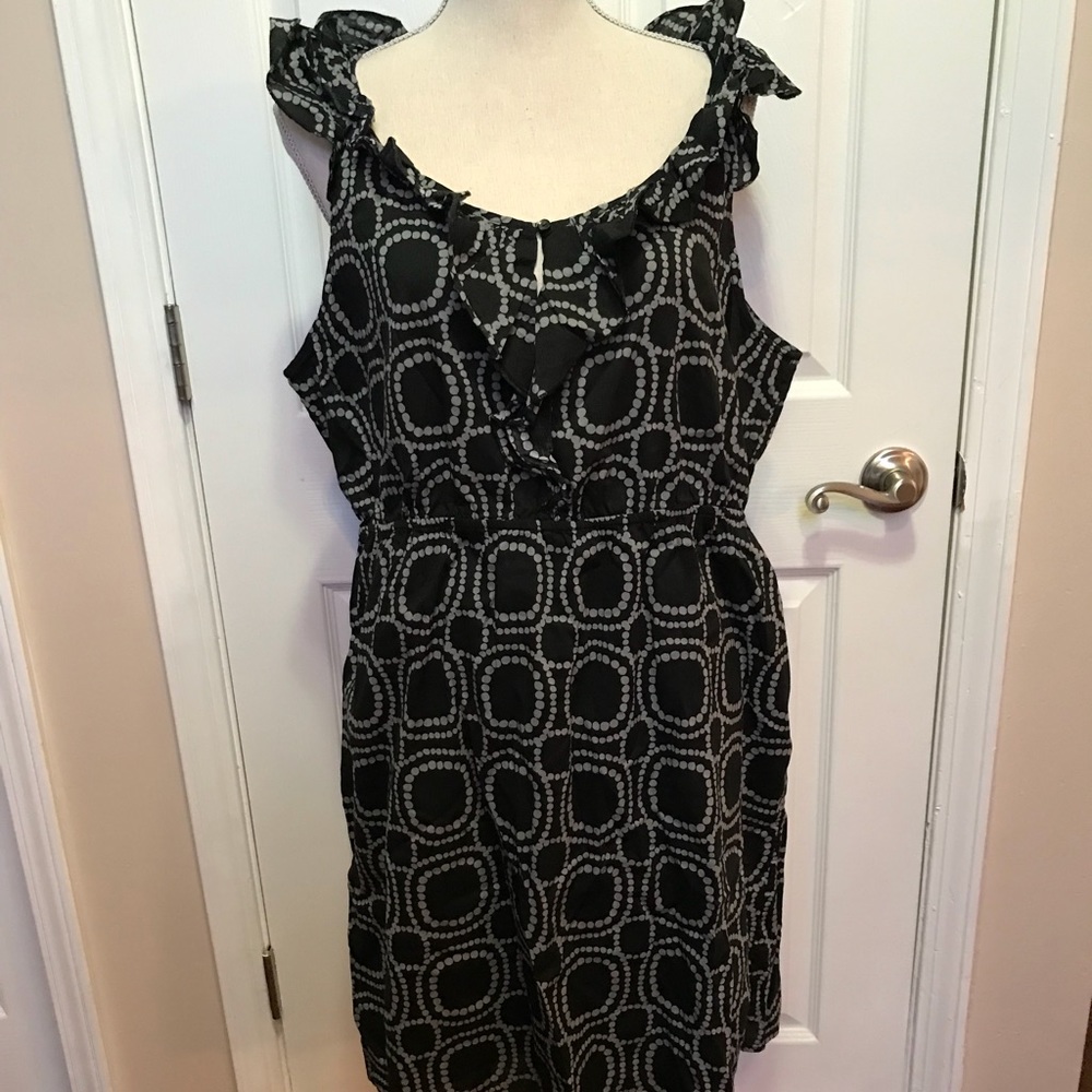 Old navy size 12 sleeveless ruffled dress